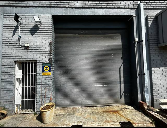 1,000M² WAREHOUSE TO LET IN WYNBERG